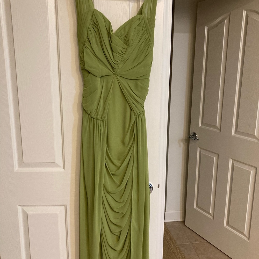 Flowing formal. Size 6.